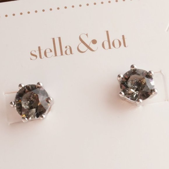 4/$25 Stella & Dot Sparkle Stud Earrings - Picture 2 of 2